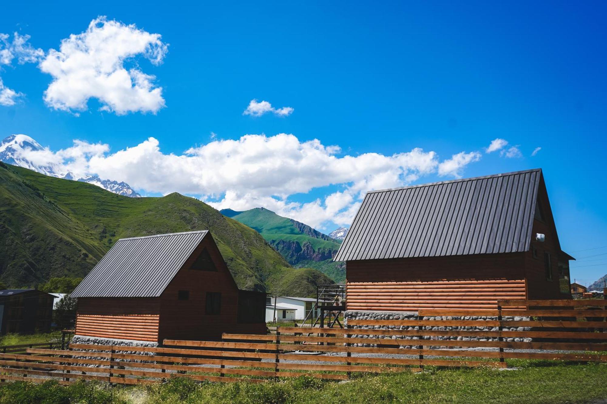 Traveler'S Cottages In Kazbegi Exterior foto